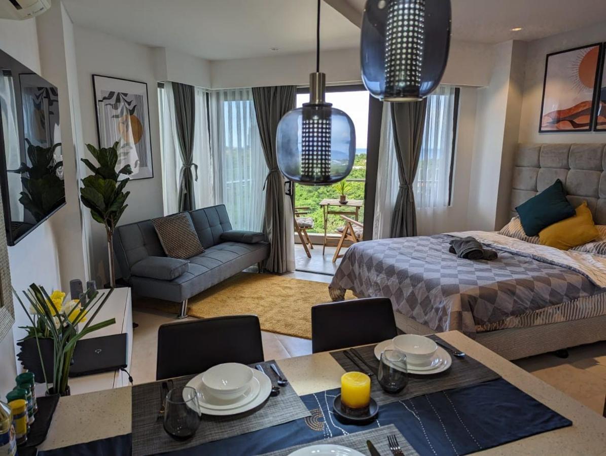 Dominiks Stylish Resort Gem Ocean View Pool Queen Bed At Tambuli 8 Floor Fast Wifi Lapu-Lapu City Exterior photo