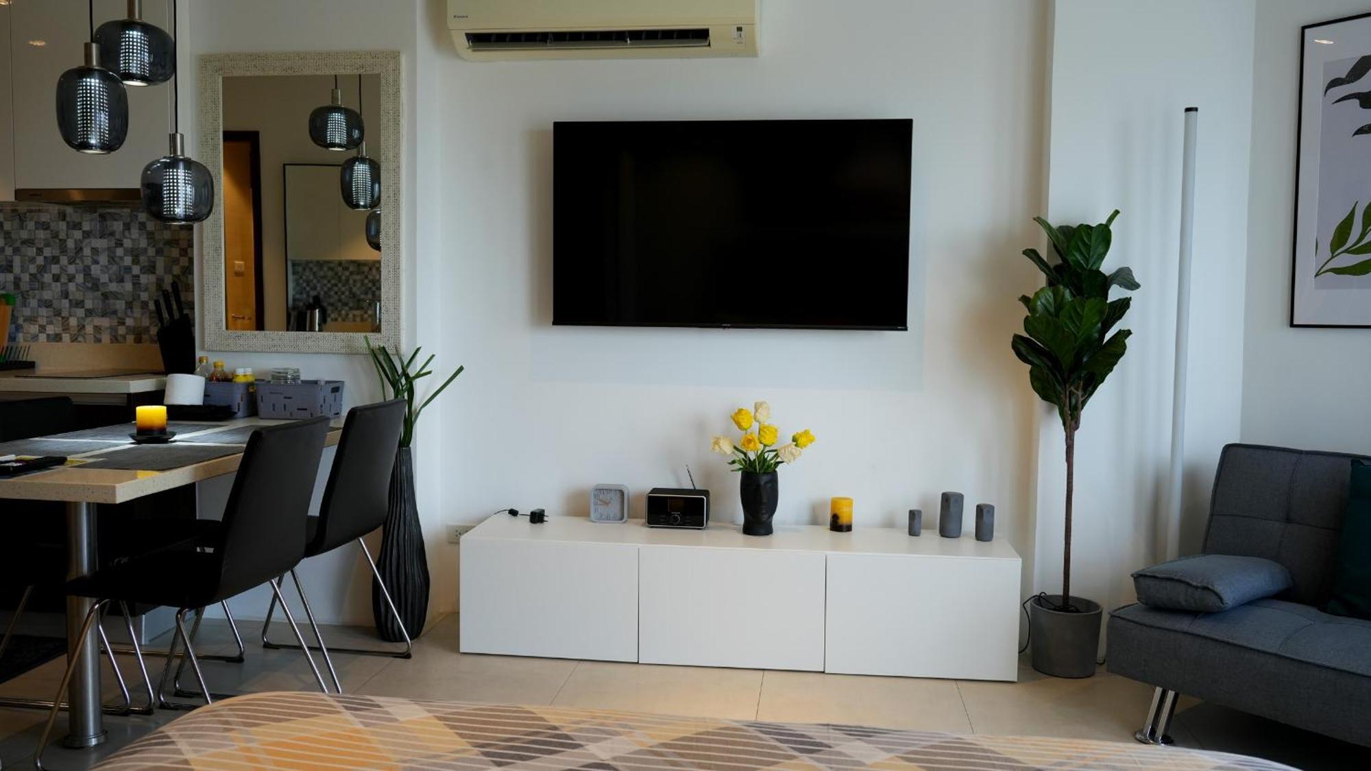 Dominiks Stylish Resort Gem Ocean View Pool Queen Bed At Tambuli 8 Floor Fast Wifi Lapu-Lapu City Exterior photo